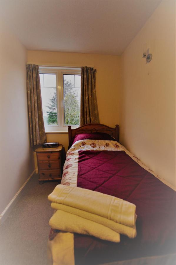 Dove House Bed and Breakfast Bishop's Cleeve Exteriör bild